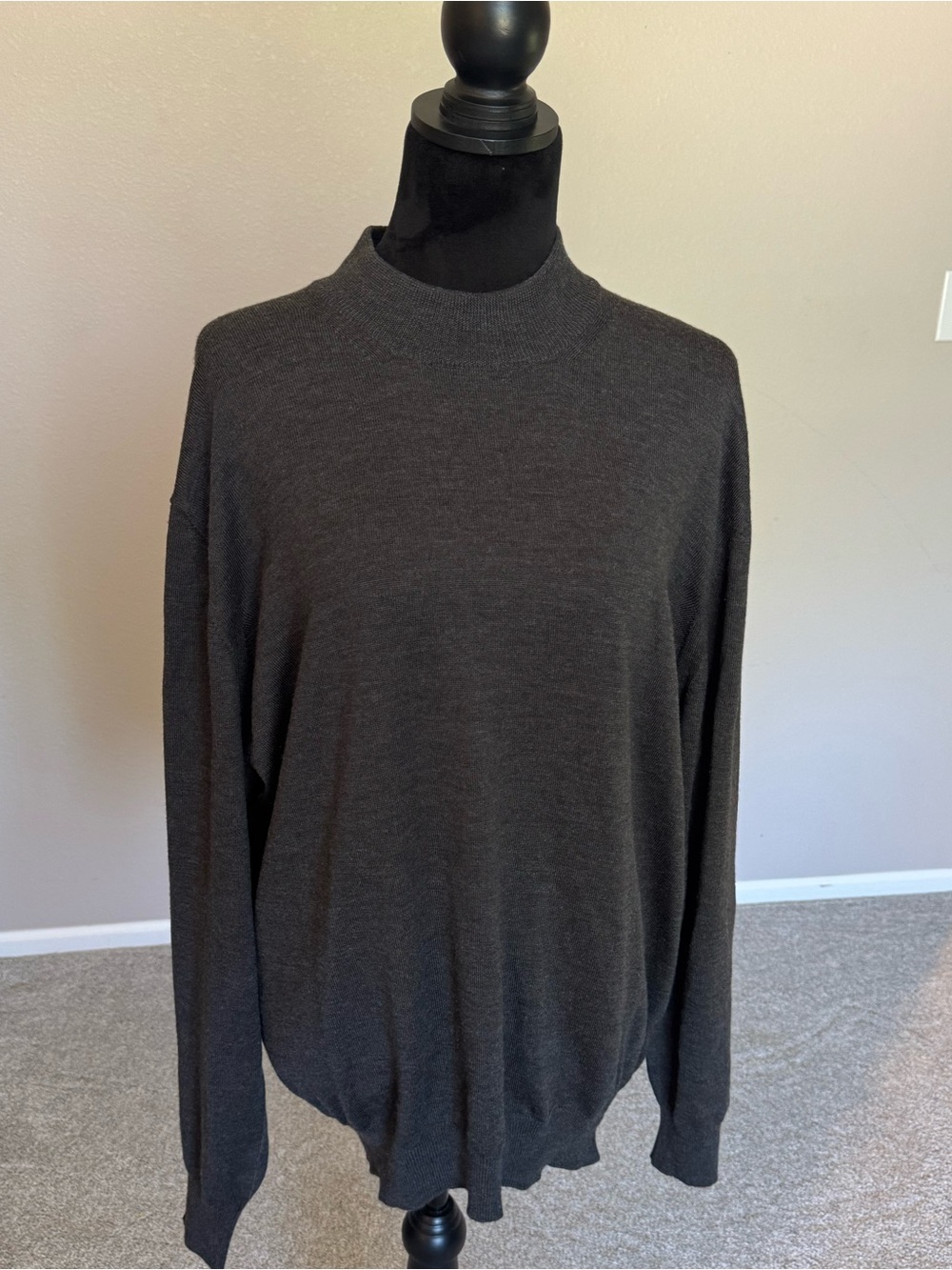 Neiman Marcus Charcoal Gray Pure Wool Mockneck Sweater no size tag measures XL